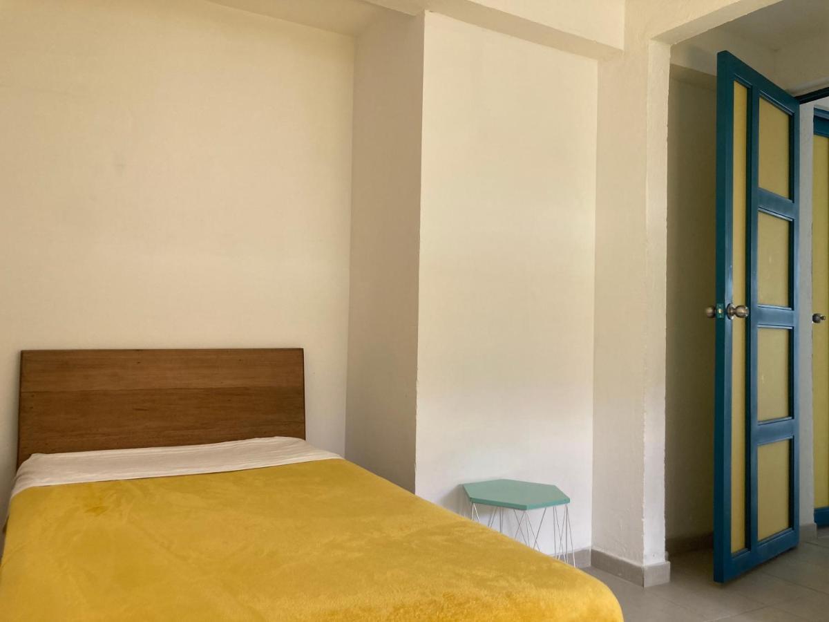 Hostal Casa Lantana La Candelaria Богота Екстериор снимка