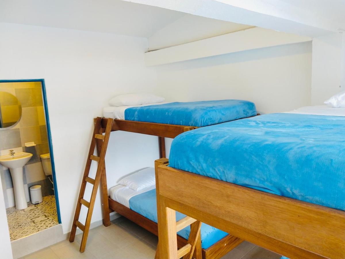 Hostal Casa Lantana La Candelaria Богота Екстериор снимка