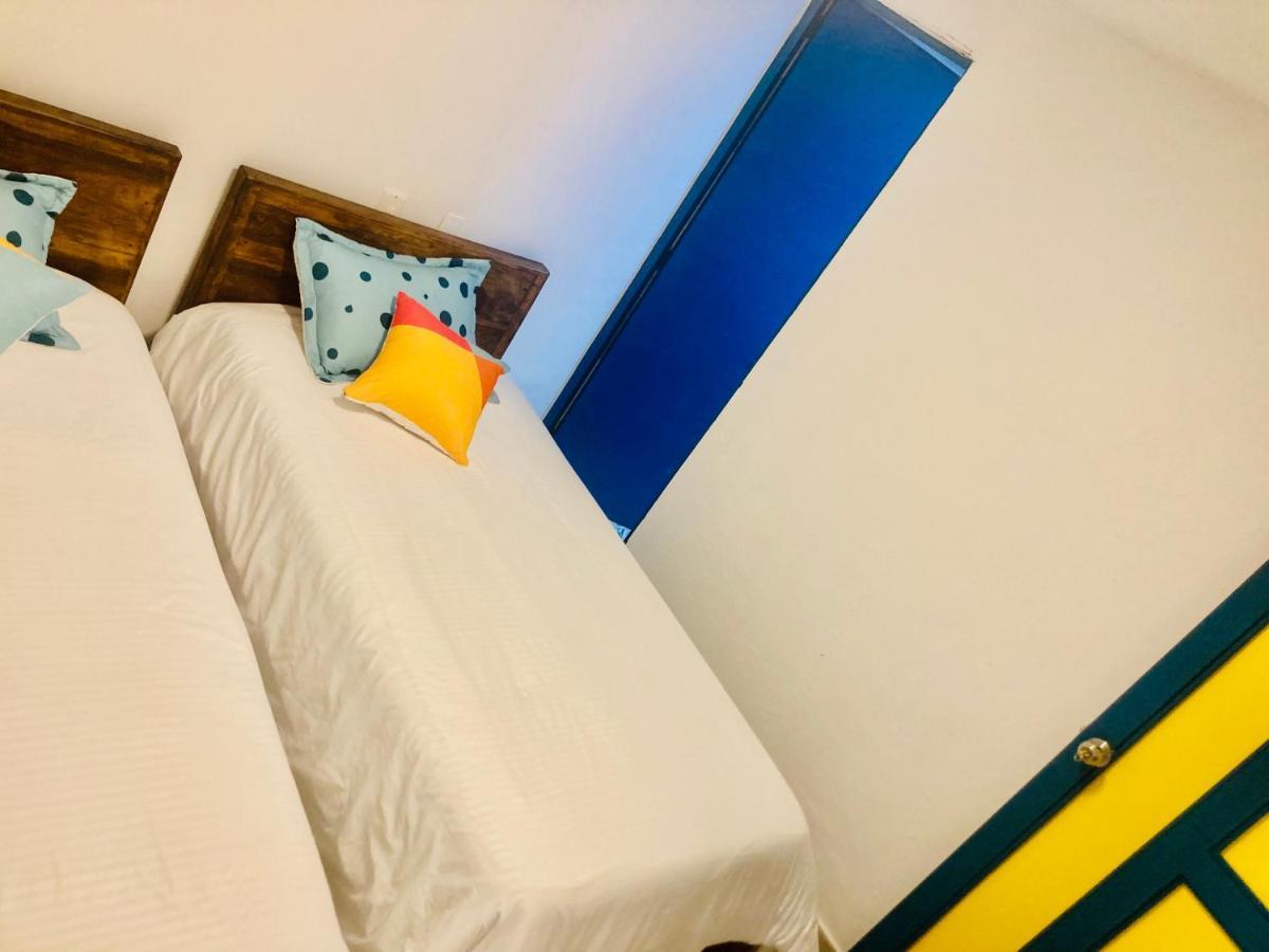 Hostal Casa Lantana La Candelaria Богота Екстериор снимка
