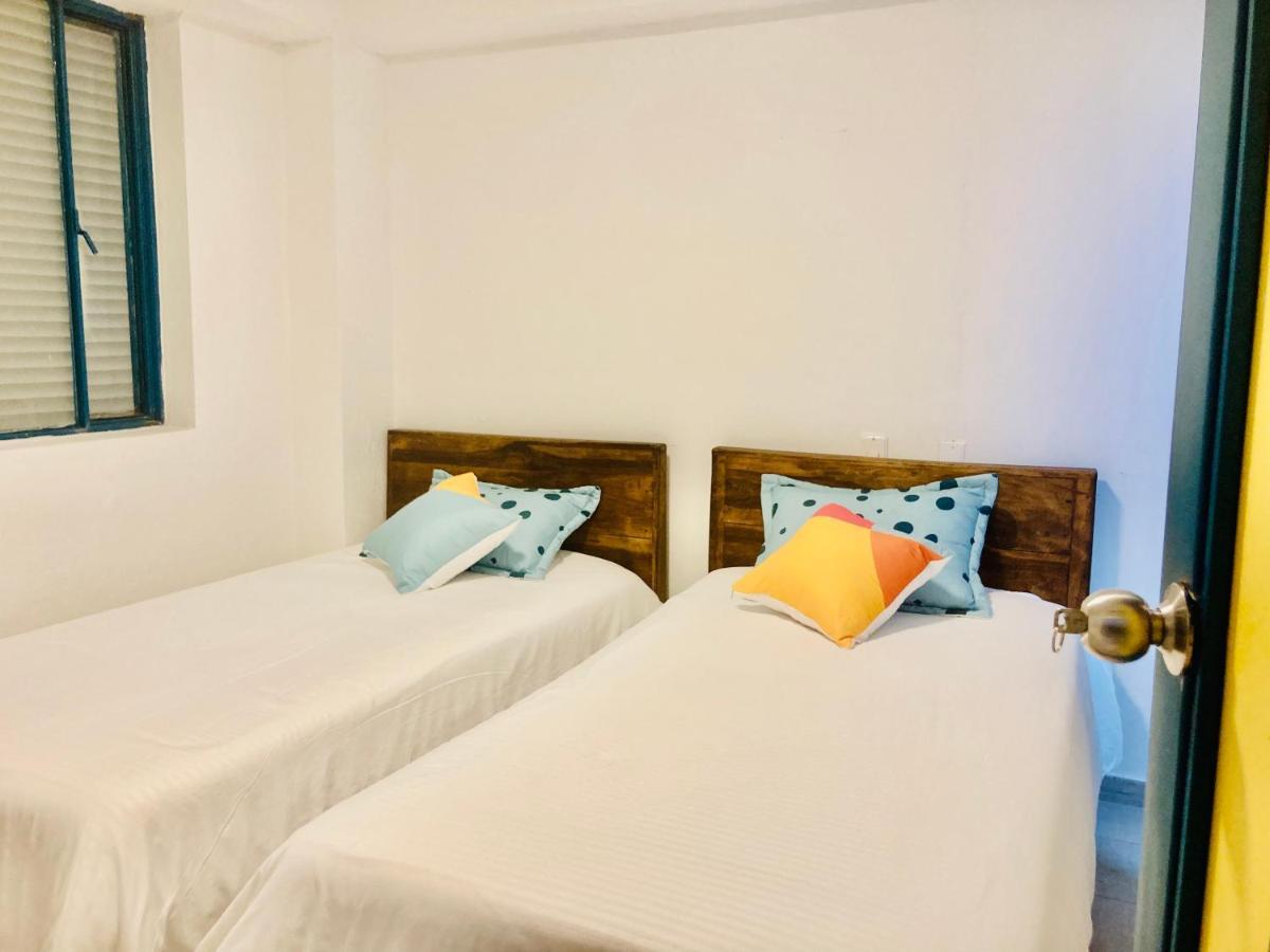 Hostal Casa Lantana La Candelaria Богота Екстериор снимка